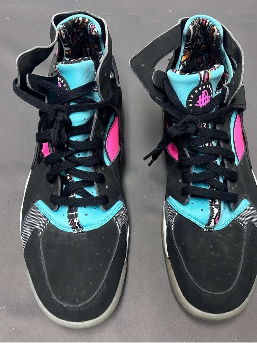 Nike Air Flight Men’s Huarache South Beach Size 12.5 Shoes an track suite combo.